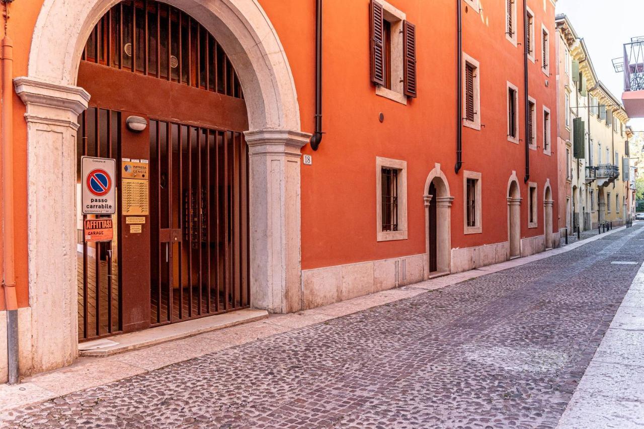 ヴェローナCasa Nicola Ai Filippiniアパートメント エクステリア 写真